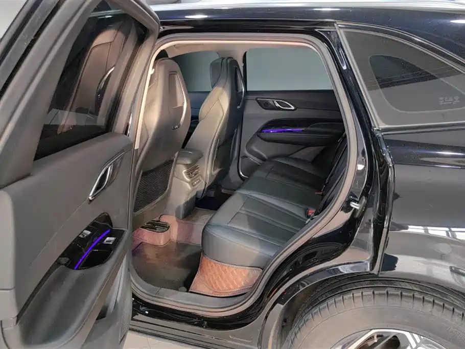Hongqi HS3 2023 1.5T two-wheel drive good version купить на сайте DeffCars