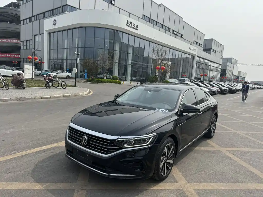 Passat 2022 330TSI Deluxe Edition купить на сайте DeffCars