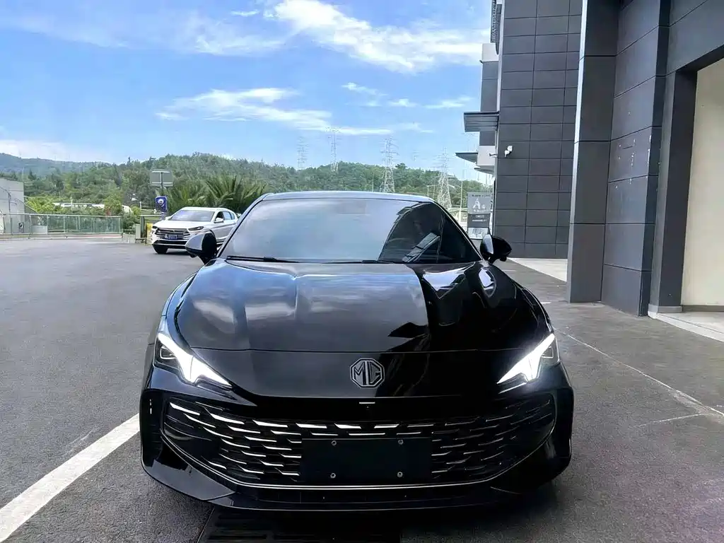 MG7 2023 2.0T Automatic Beauty Hunting Exclusive Edition купить на сайте DeffCars