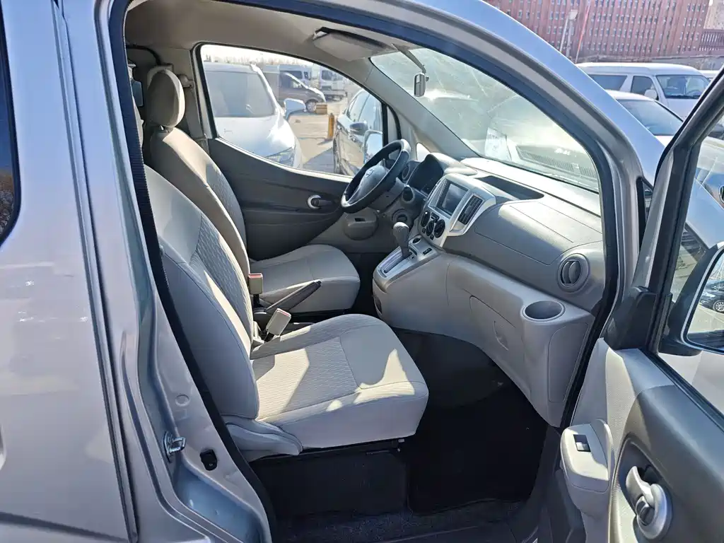 Nissan NV200 2018 1.6L CVT Exclusive Type купить на сайте DeffCars