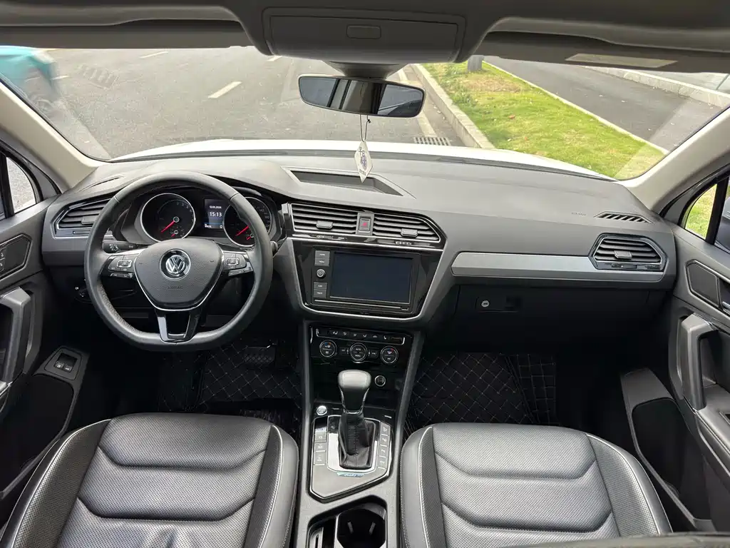Tiguan L plug-in hybrid 2019 430PHEV hybrid flagship version купить на сайте DeffCars