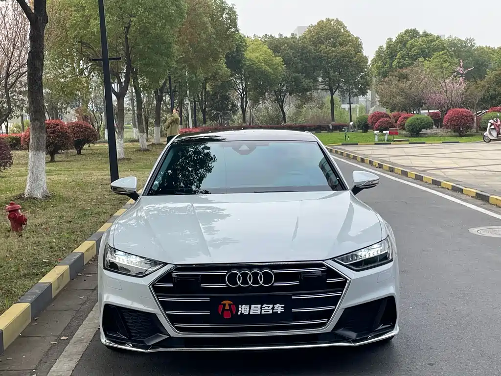 Audi A7 2023 45 TFSI Premium Selection купить на сайте DeffCars