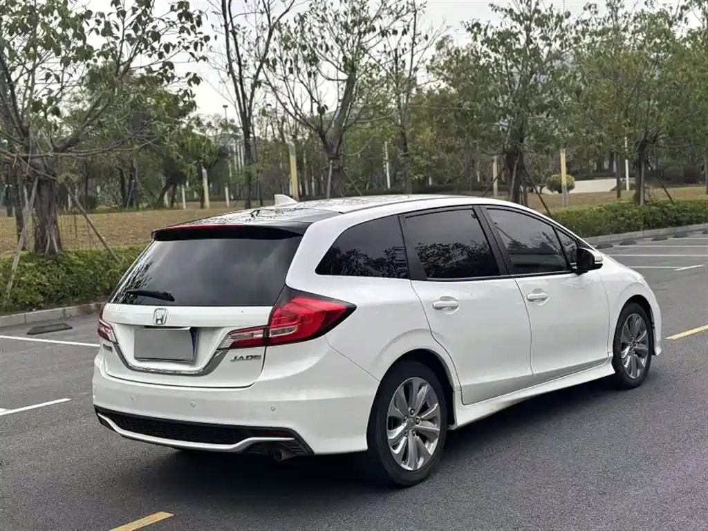 Jade 2017 1.8L automatic classic version 5 seats купить на сайте DeffCars