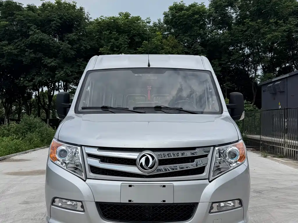 Yufeng 2020 2.5T V9 logistics vehicle long axis mid-roof 6-9 seats national V ZD25 купить на сайте DeffCars