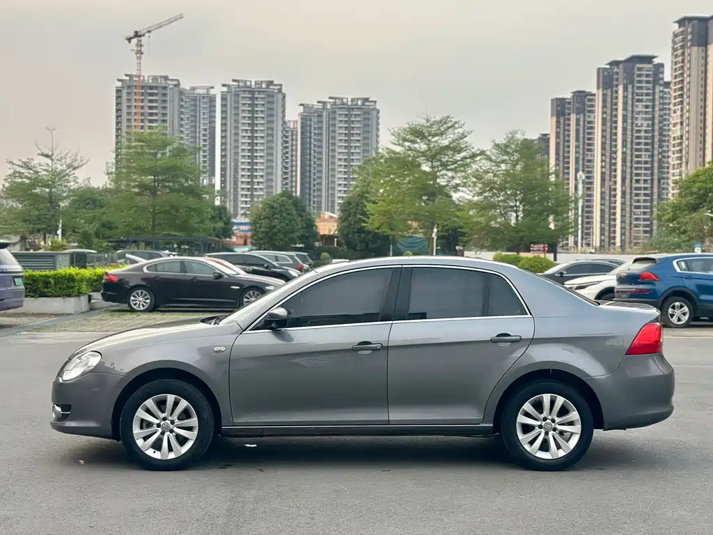 Bora 2011 1.4T automatic comfort type купить на сайте DeffCars