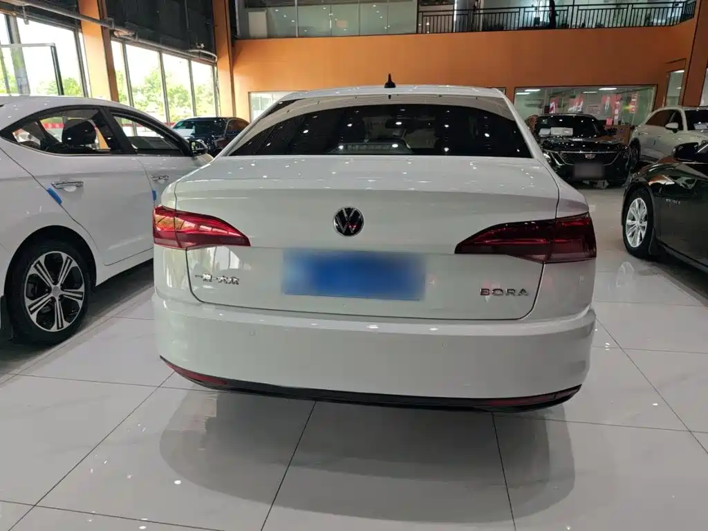 Bora 2021 1.5L Automatic Fashion Zhi Lian Edition купить на сайте DeffCars