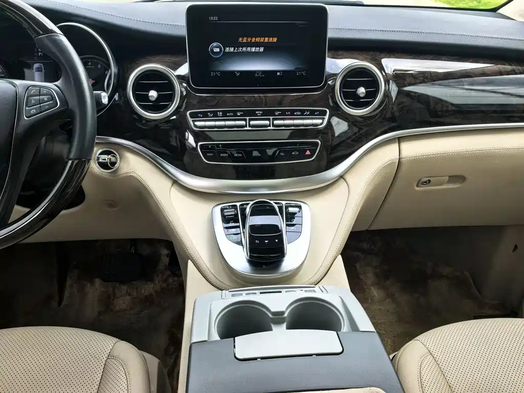 Mercedes-Benz V-Class 2018 V 260 L Premium Extended Edition National VI купить на сайте DeffCars