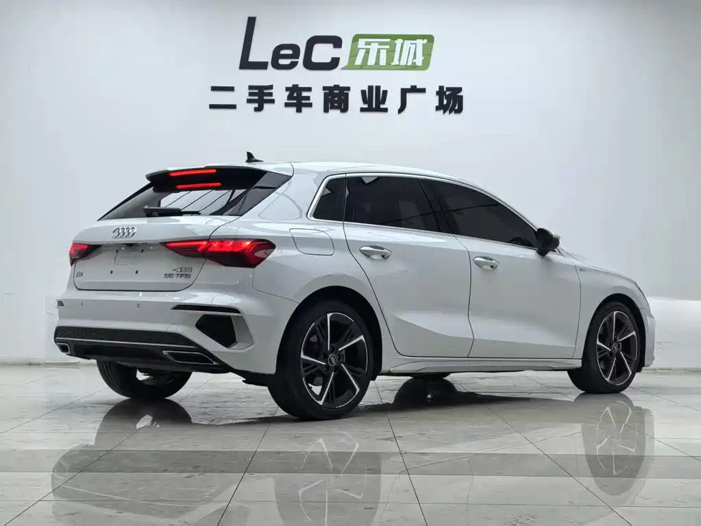 Audi A3 2024 Sportback 35 TFSI stylish and sporty купить на сайте DeffCars