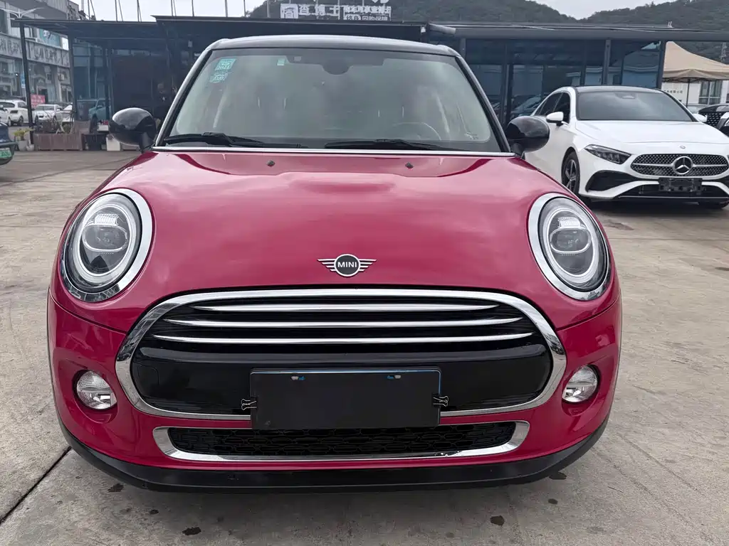 MINI 2018 1.5T COOPER Artist Five-Door Edition купить на сайте DeffCars