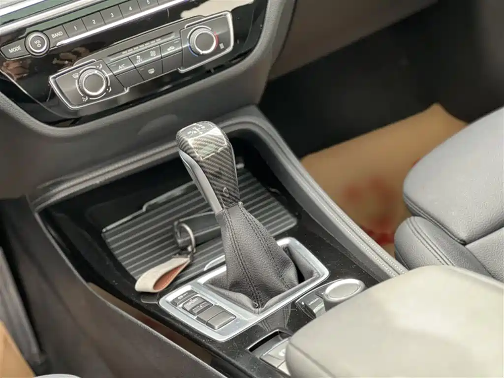 BMW 1 Series 2018 facelift 118i sports купить на сайте DeffCars