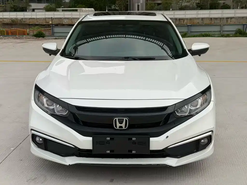 Civic 2019 220TURBO CVT Dynamic Edition National V купить на сайте DeffCars