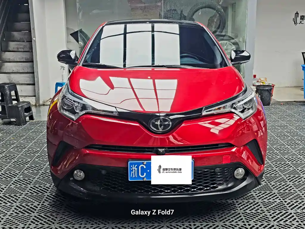 Toyota C-HR 2018 2.0L Leading Edition National V купить на сайте DeffCars