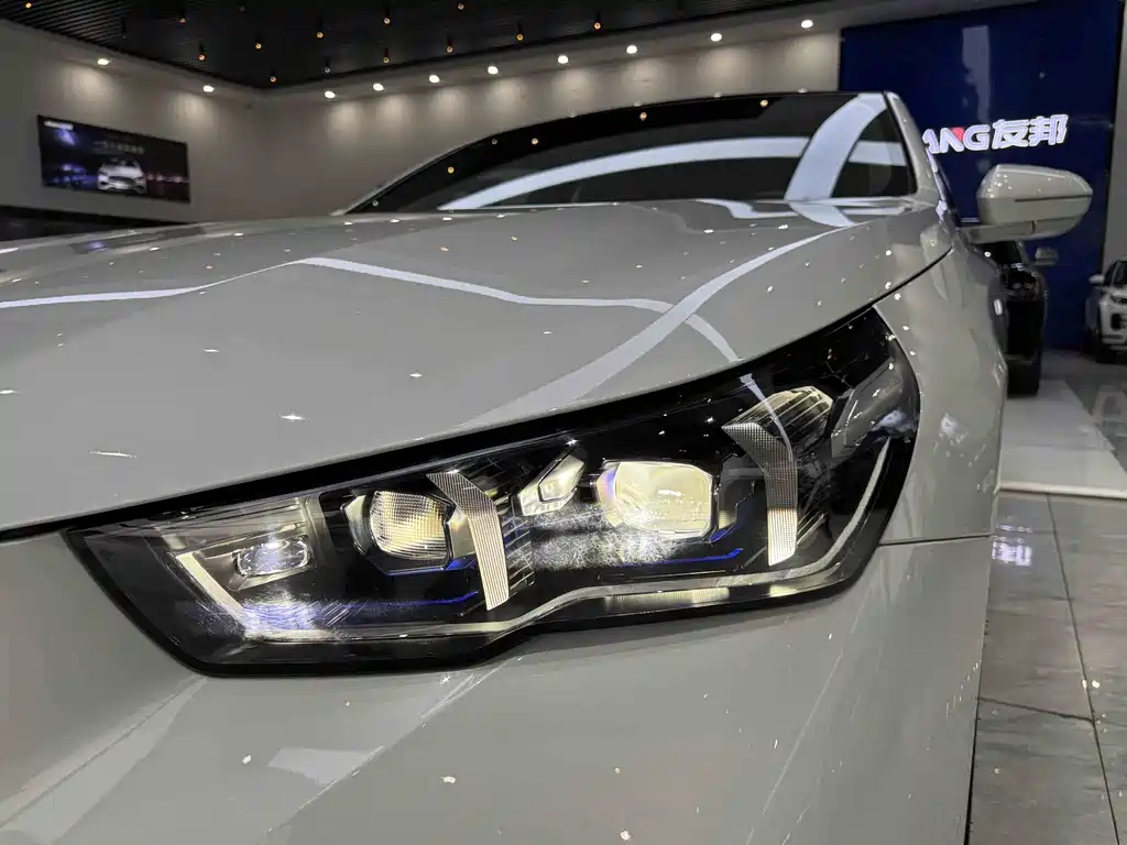 BMW 5 Series 2025 530Li Exclusive M Sports Package купить на сайте DeffCars