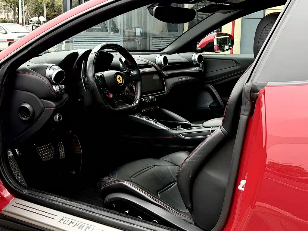 GTC4Lusso 2017 3.9T V8 купить на сайте DeffCars