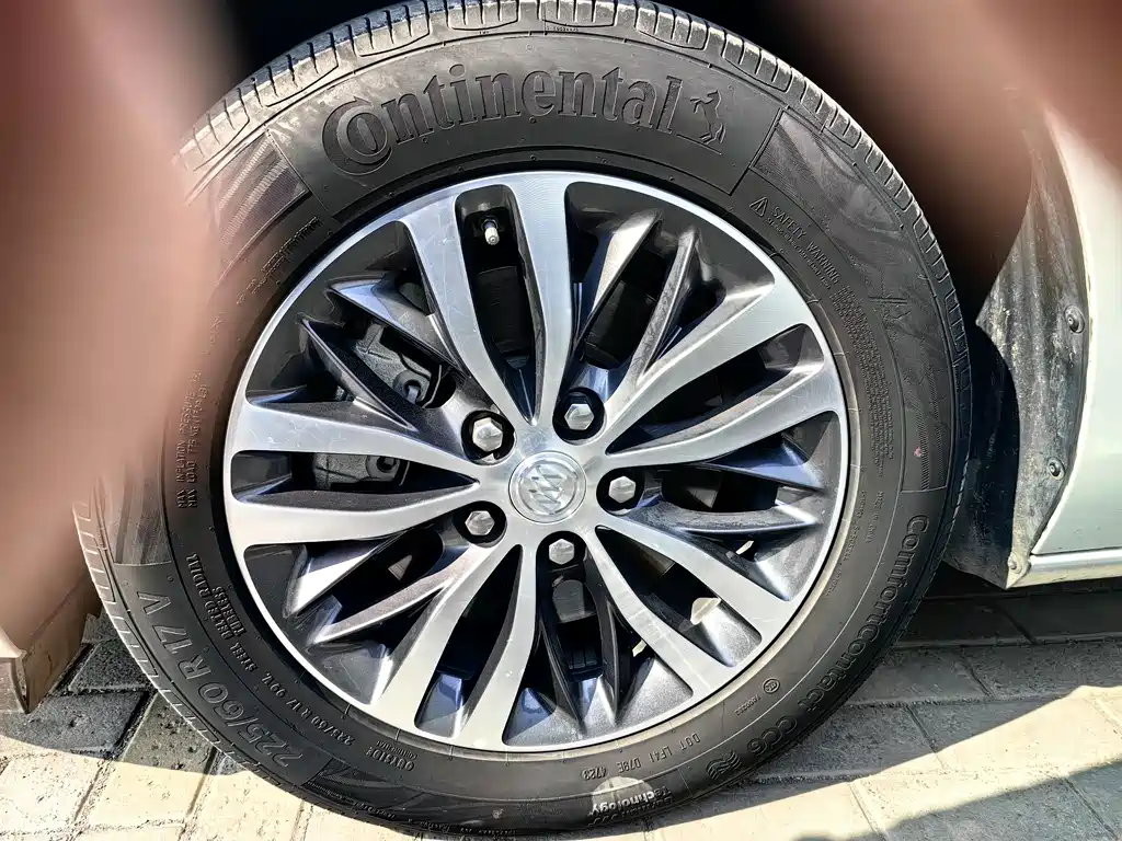 Buick GL8 2023 ES Lu Zun Exclusive Model купить на сайте DeffCars