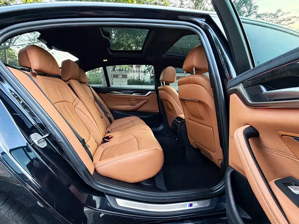 BMW 5 Series 2019 Modified 530Li Leading M Sport Kit купить на сайте DeffCars
