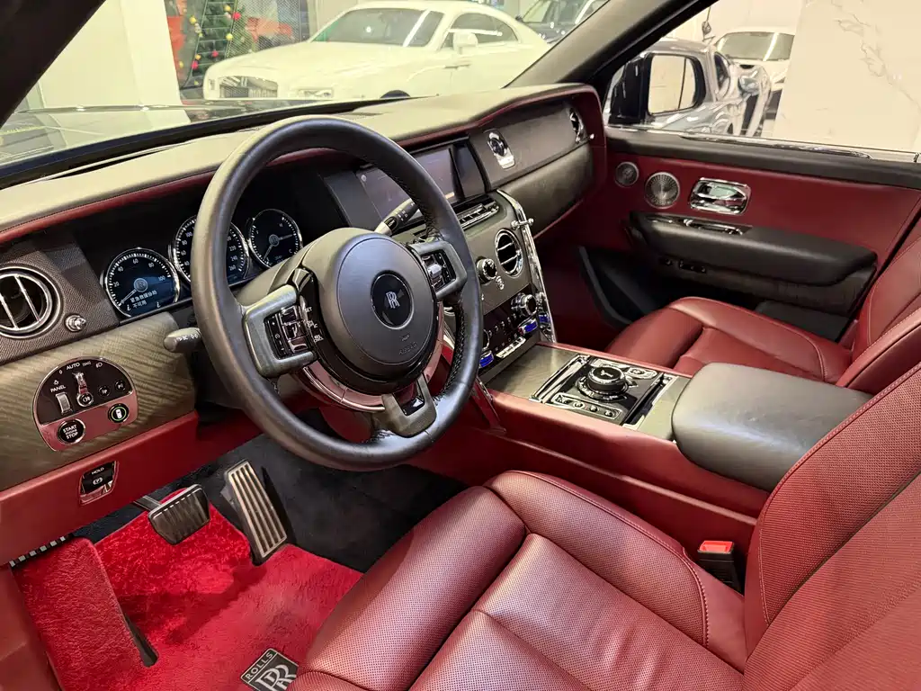 Cullinan 2018 five-seater version купить на сайте DeffCars
