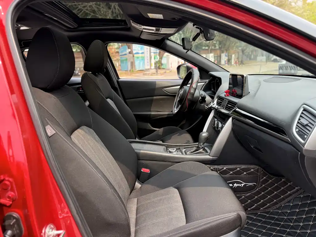 Mazda CX-4 2018 2.0L automatic two-wheel drive Blue Sky Vibrant Edition National V купить на сайте DeffCars