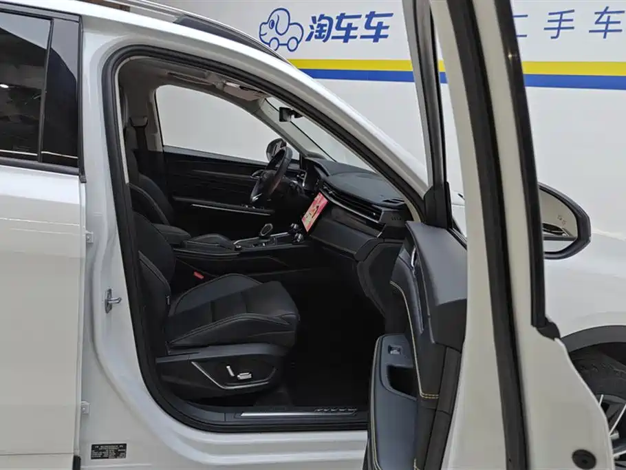 Lynk & Co 01 2023 2.0TD 2WD Pro купить на сайте DeffCars