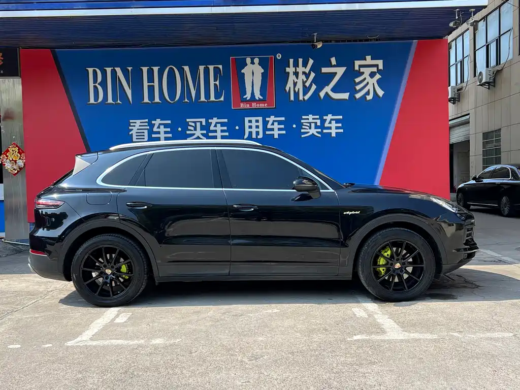 Cayenne New Energy 2021 Cayenne E-Hybrid 2.0T купить на сайте DeffCars