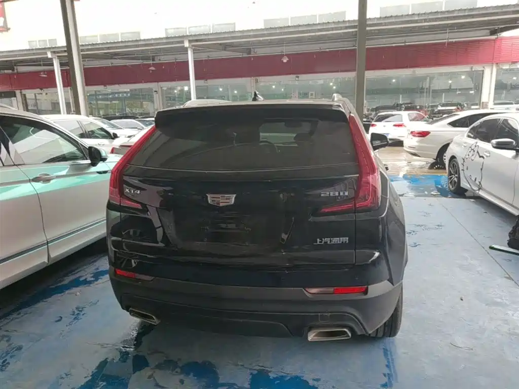 Cadillac XT4 2022 28T two-wheel drive fashion model купить на сайте DeffCars