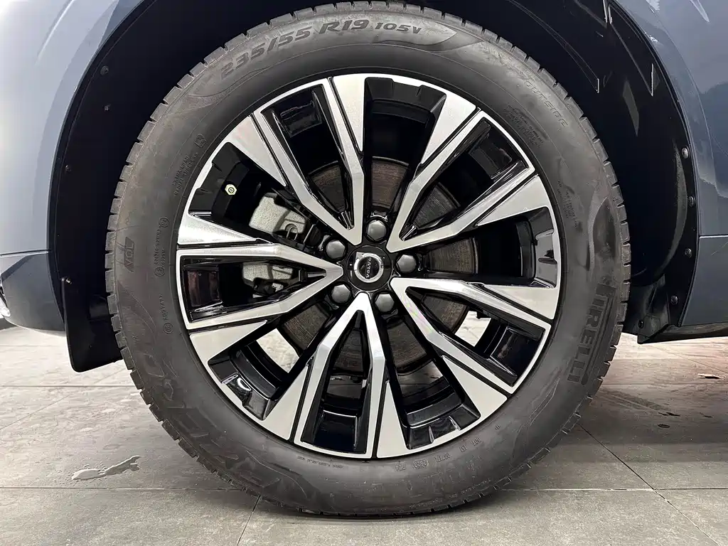 Volvo XC60 2024 B5 four-wheel drive Zhiyuan Deluxe Edition купить на сайте DeffCars