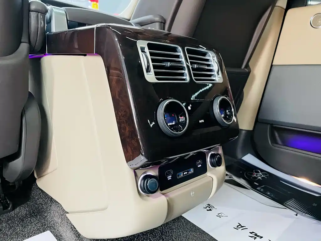 Range Rover 2022 3.0 L6 400PS Legendary Extended Classic Edition купить на сайте DeffCars