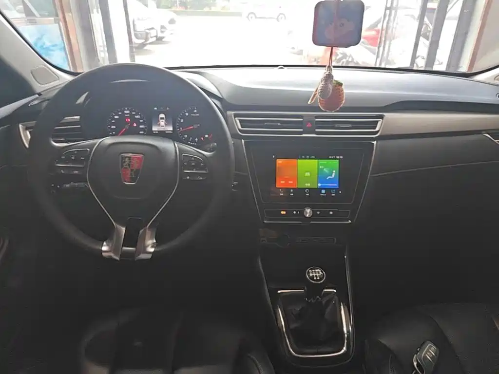 ROEWE i5 2019 1.5L Manual 4G Internet Leader Ultimate Edition купить на сайте DeffCars