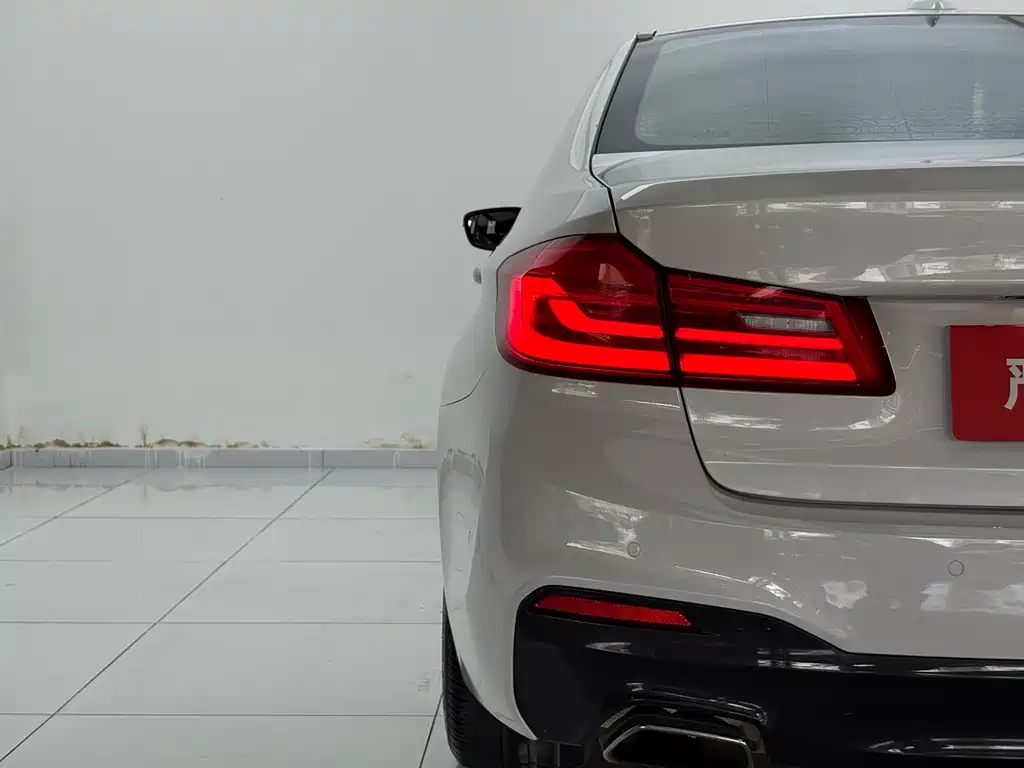 BMW 5 Series 2018 facelift 530Li leading M sports package купить на сайте DeffCars
