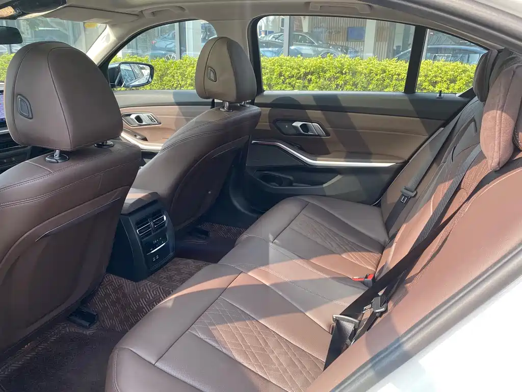 BMW 3 Series 2025 330Li M Sports Night Package купить на сайте DeffCars