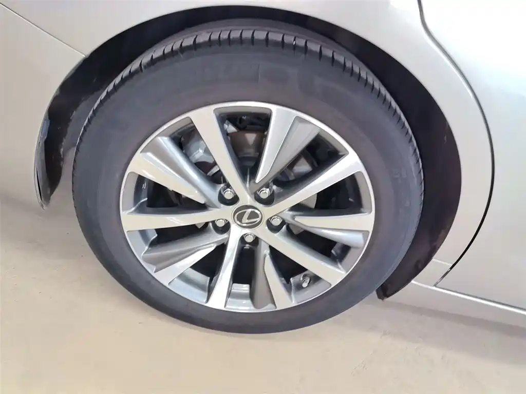 Lexus ES 2020 200 Excellence Edition купить на сайте DeffCars