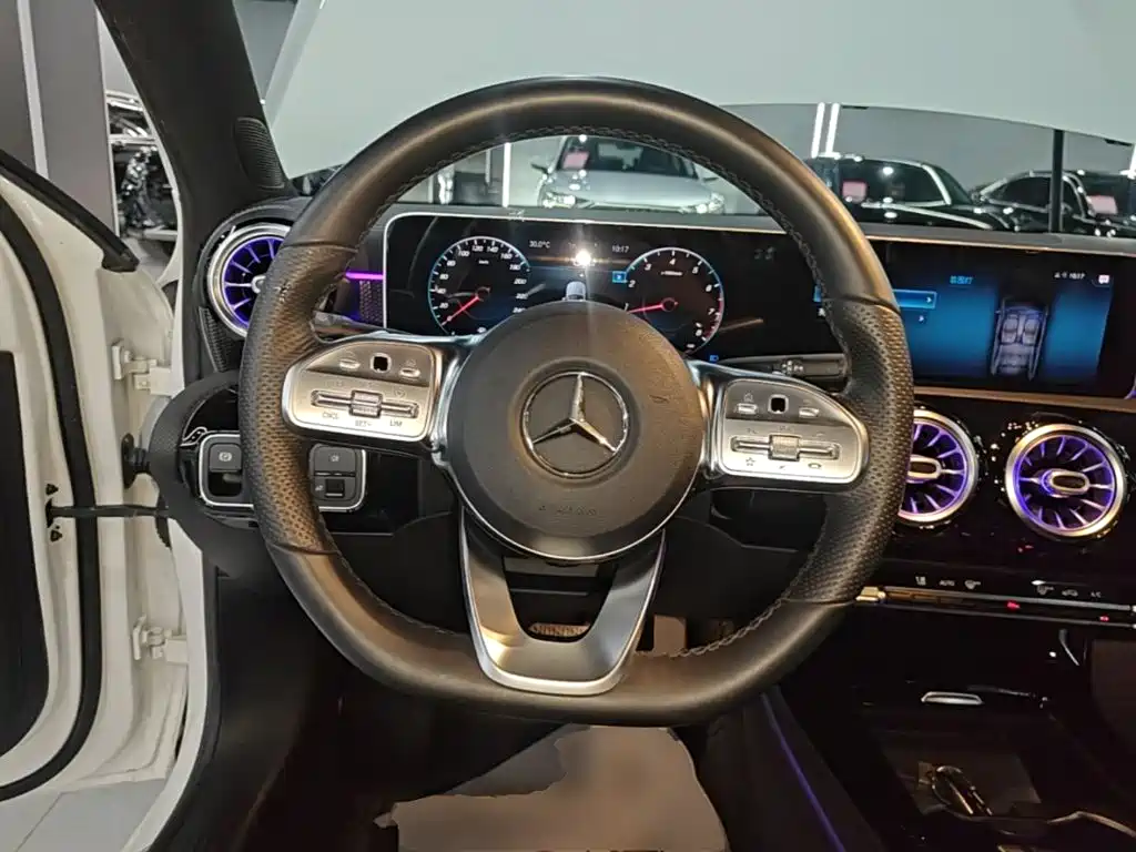 Mercedes-Benz A-Class 2020 Facelift A 200 L Sports Sedan Fashionable купить на сайте DeffCars