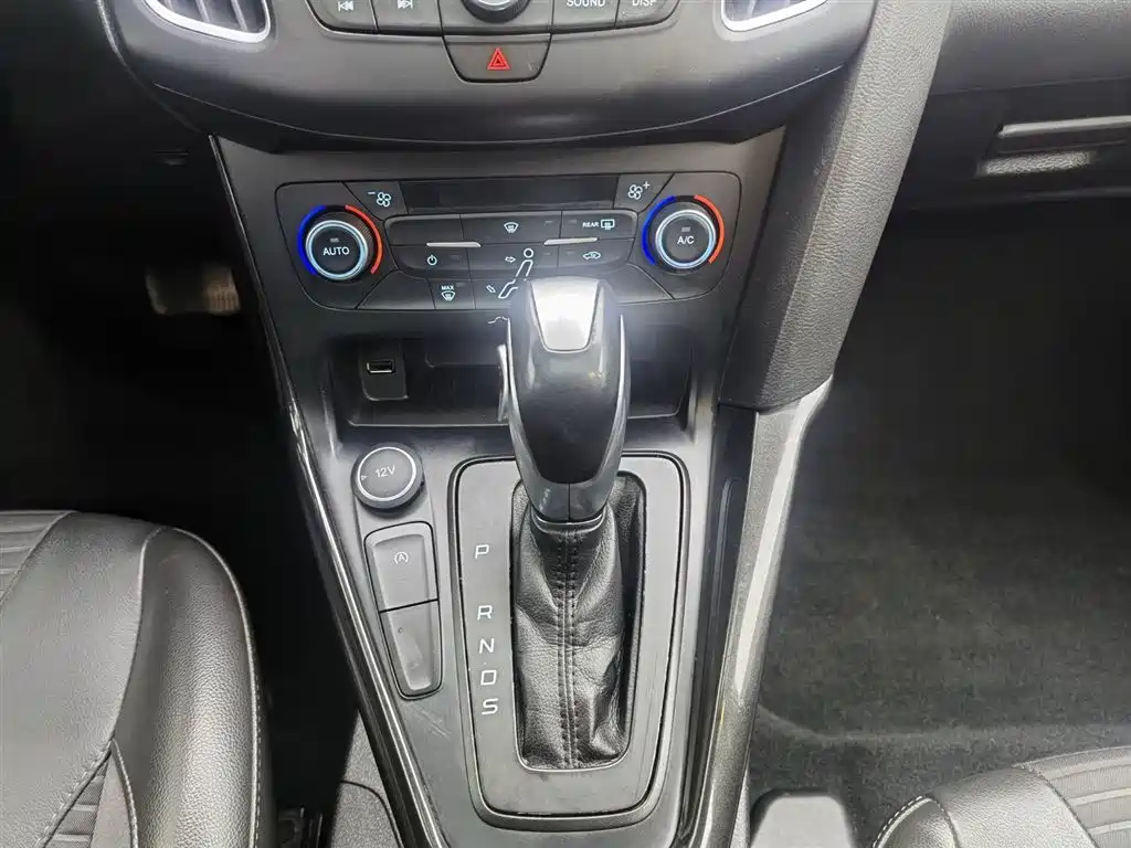 Focus 2017 Sedan EcoBoost 180 Automatic Elite купить на сайте DeffCars