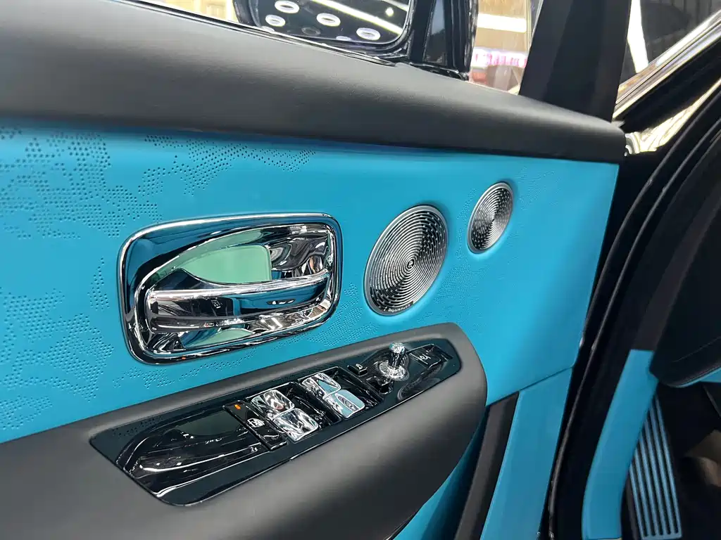 Cullinan 2024 Black Badge купить на сайте DeffCars