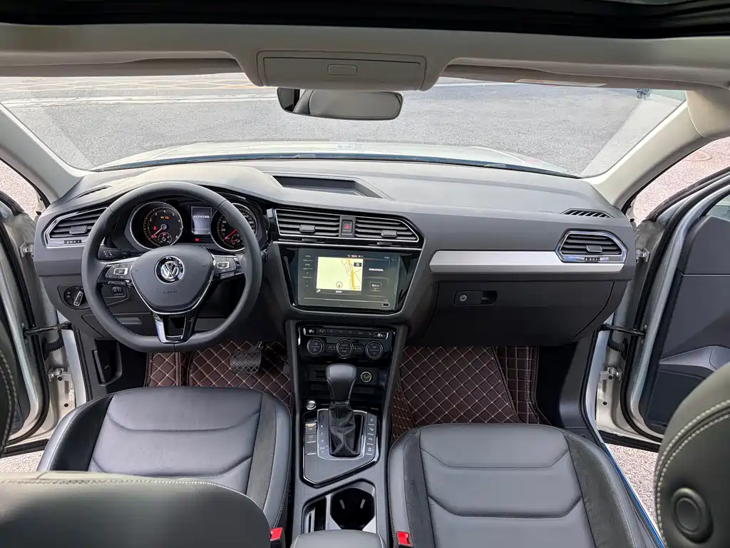 Tiguan L 2020 330TSI automatic two-wheel drive smart luxury version National VI купить на сайте DeffCars