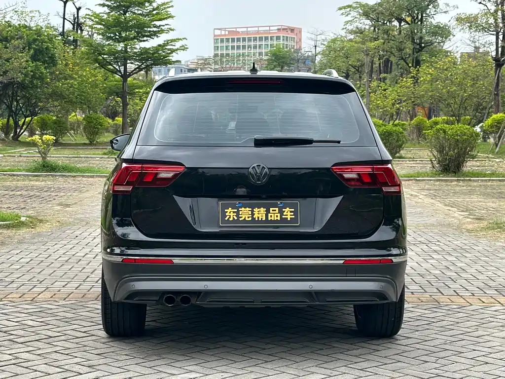 Tiguan L 2017 330TSI automatic two-wheel drive luxury version купить на сайте DeffCars