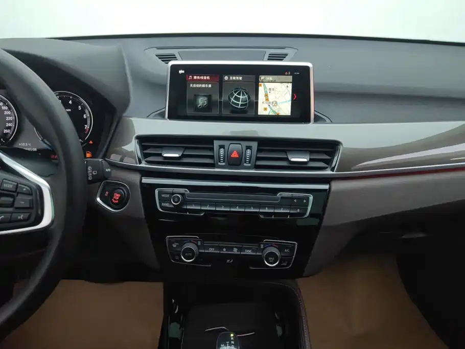 BMW X1 2019 xDrive20Li Exclusive Model купить на сайте DeffCars