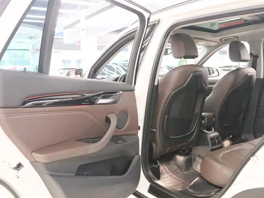 BMW X1 2018 sDrive18Li Exclusive Model купить на сайте DeffCars