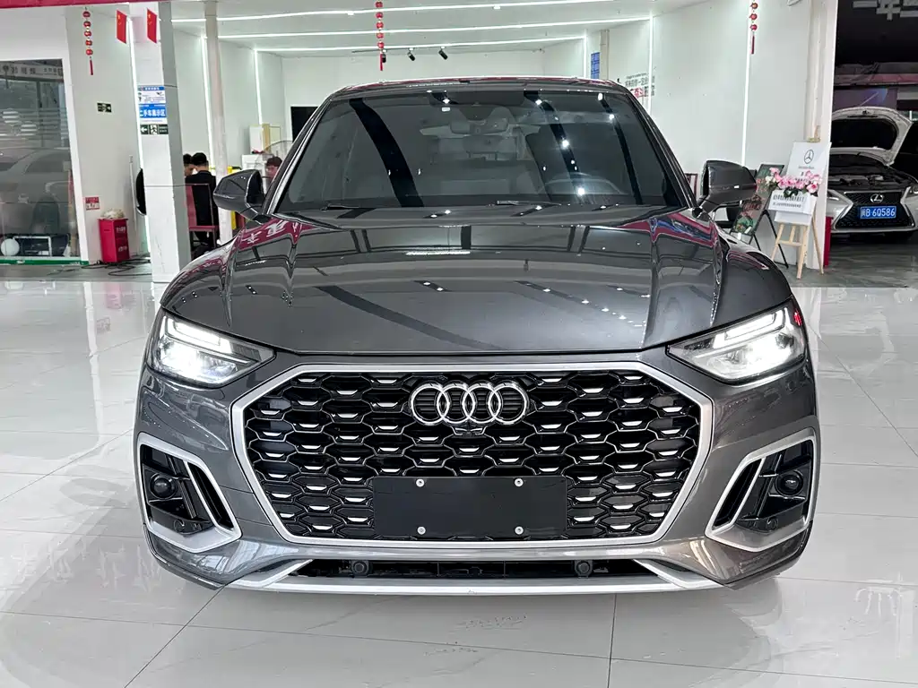 Audi Q5L Sportback 2021 40 TFSI luxury model купить на сайте DeffCars