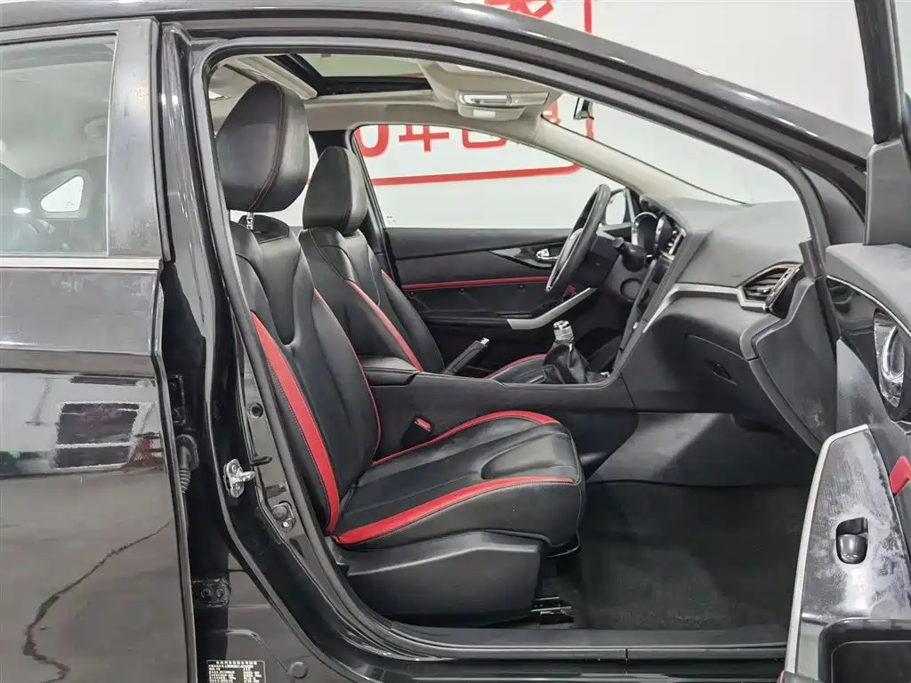 Venucia D60 2019 1.6L XL Manual Intelligent Link Elite Edition купить на сайте DeffCars