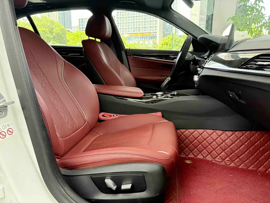 BMW 5 Series 2022 525Li M Sports Package купить на сайте DeffCars