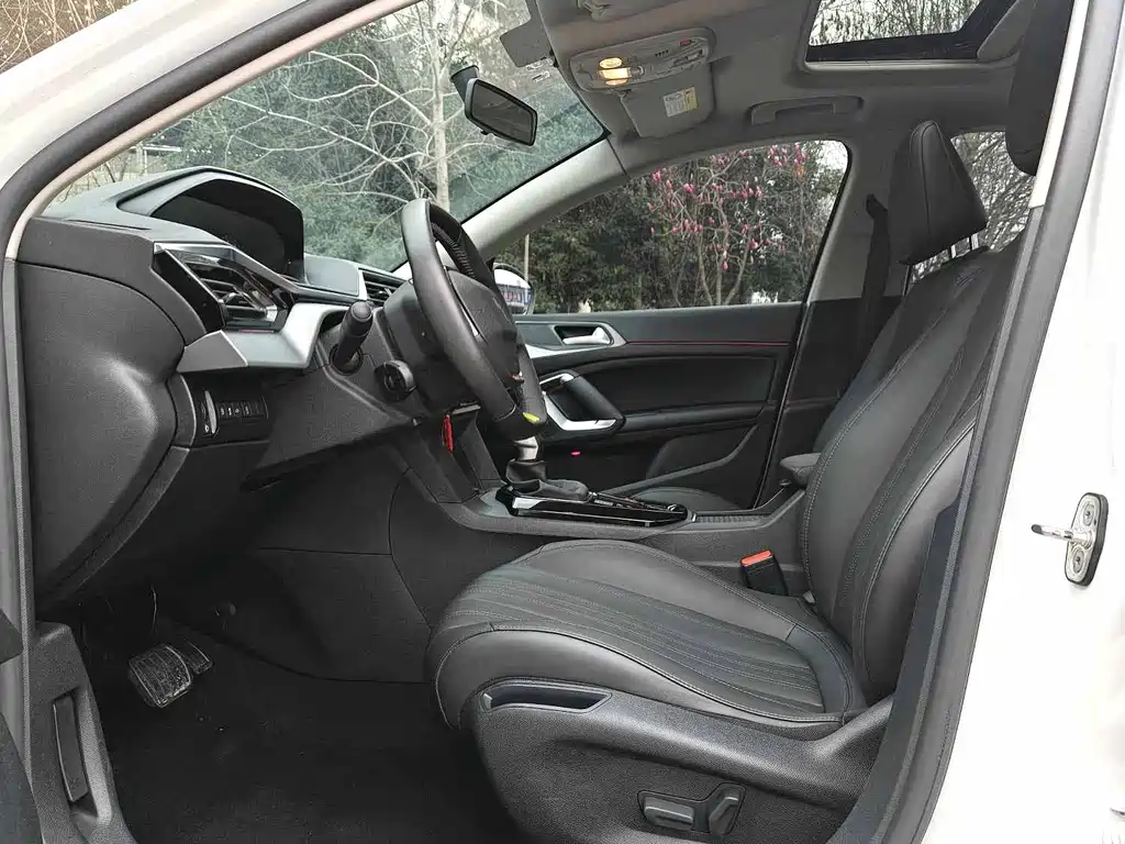 Peugeot 408 2022 1.6T light chasing version купить на сайте DeffCars