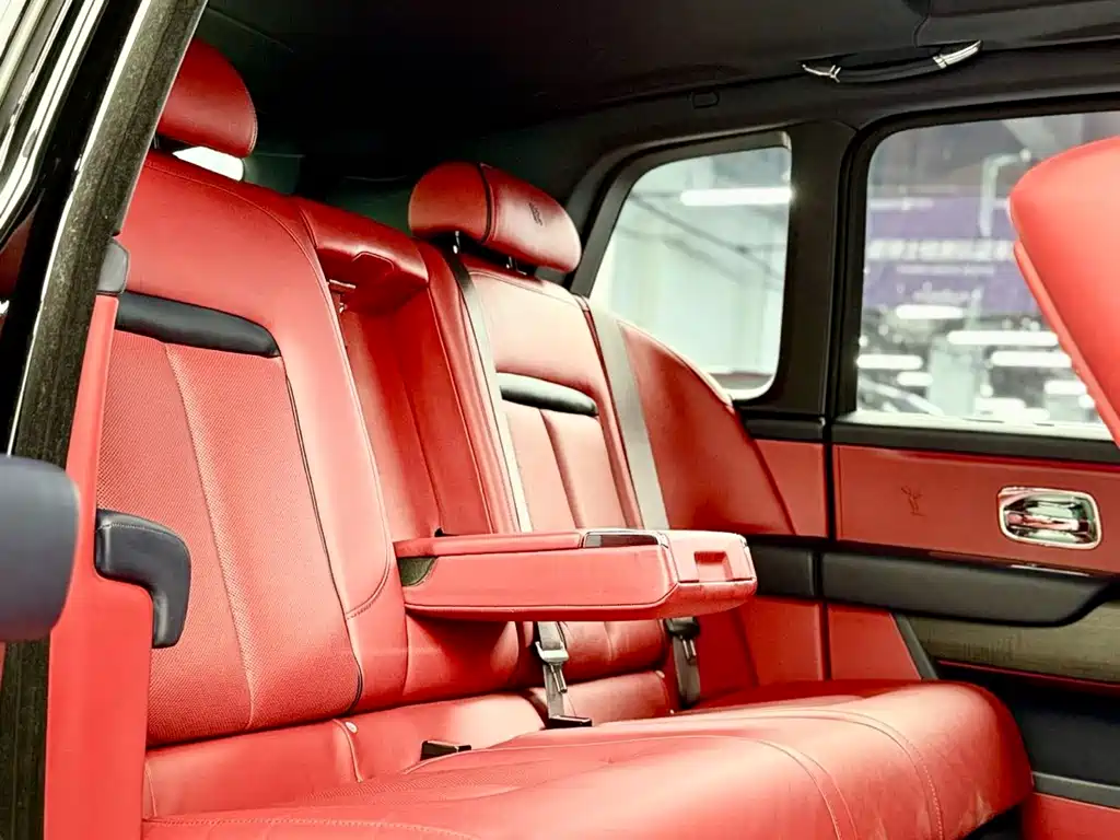 Cullinan 2018 five-seater version купить на сайте DeffCars