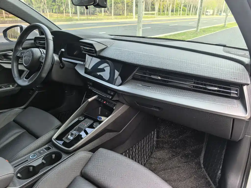 Audi A3 2023 facelift Sportback 35 TFSI stylish and sporty купить на сайте DeffCars