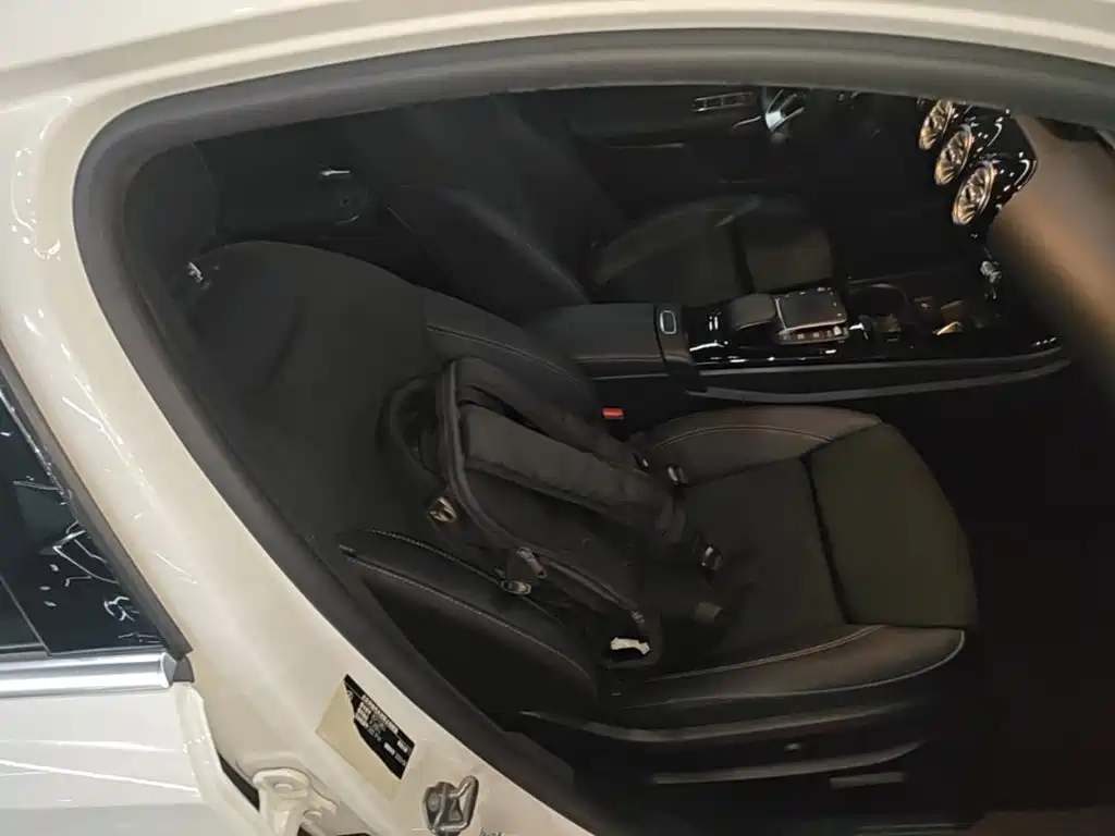 Mercedes-Benz A-Class 2020 Facelift A 200 L Sports Sedan Fashionable купить на сайте DeffCars