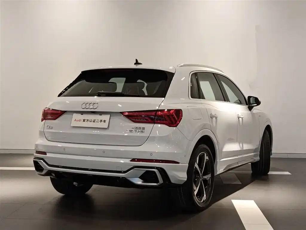 Audi Q3 2024 35 TFSI Fashionable and Dynamic купить на сайте DeffCars