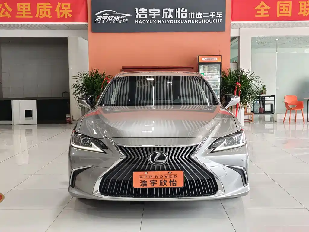 Lexus ES 2018 200 Excellence Edition National VI купить на сайте DeffCars