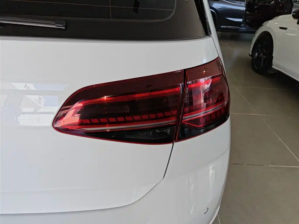 Golf 2020 Beloved Edition 280TSI DSG Deluxe купить на сайте DeffCars