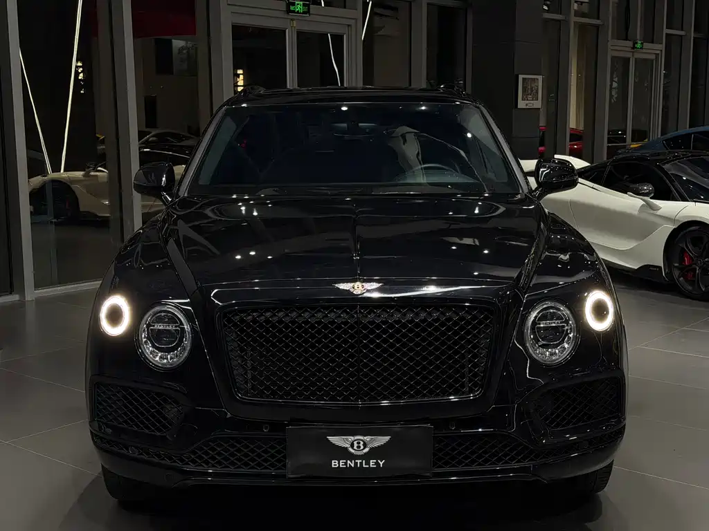 Bentayga 2018 4.0T V8 купить на сайте DeffCars