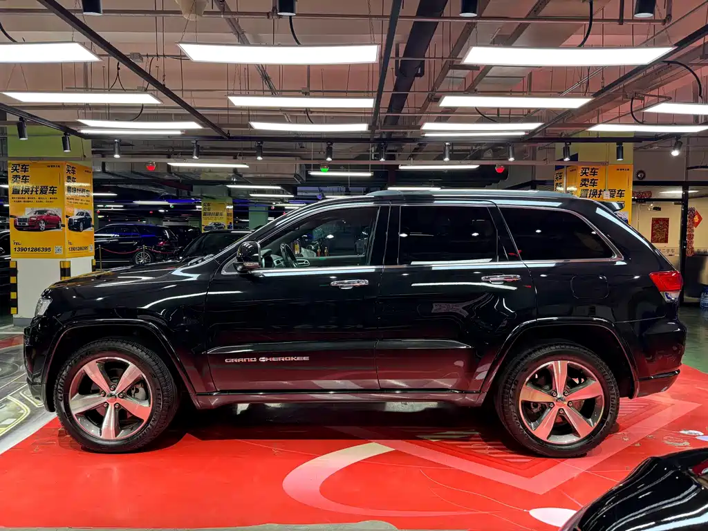 Grand Cherokee imported 2016 3.6L luxury navigation version купить на сайте DeffCars